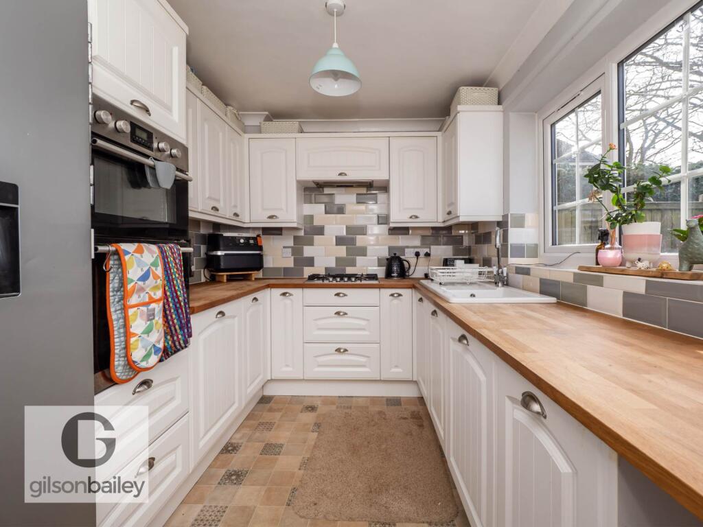 Nursery Close, Acle photo 3