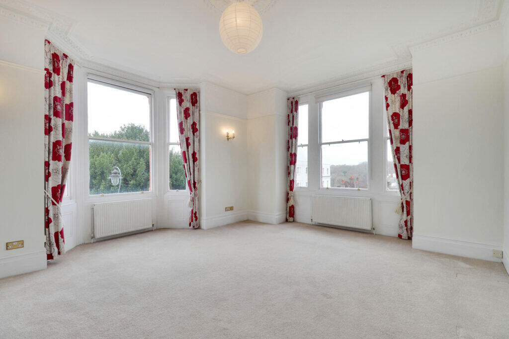 Apartment in Tonbridge - View 4