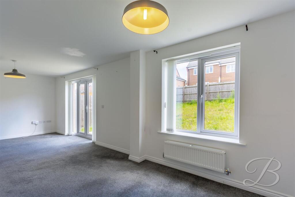 House in Newark and Sherwood, Rainworth - More