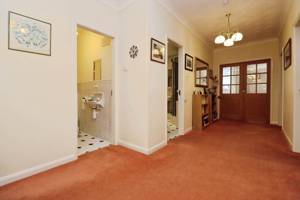Apartment in Wirral, Liverpool City Region - View 5