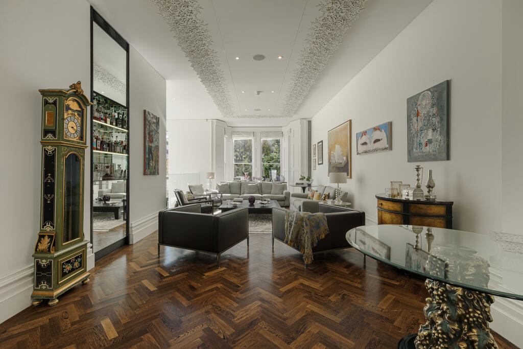 House in London - View 5