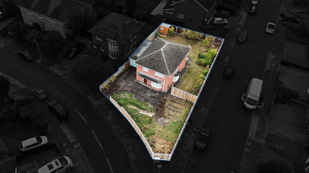 4-bed detached on Park Hill Drive, Leicester, Leicestershire, £375,000