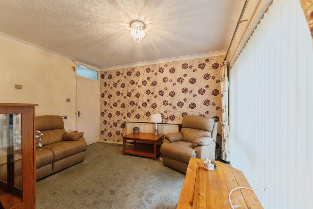 Apartment in Wirral, Liverpool City Region - View 4