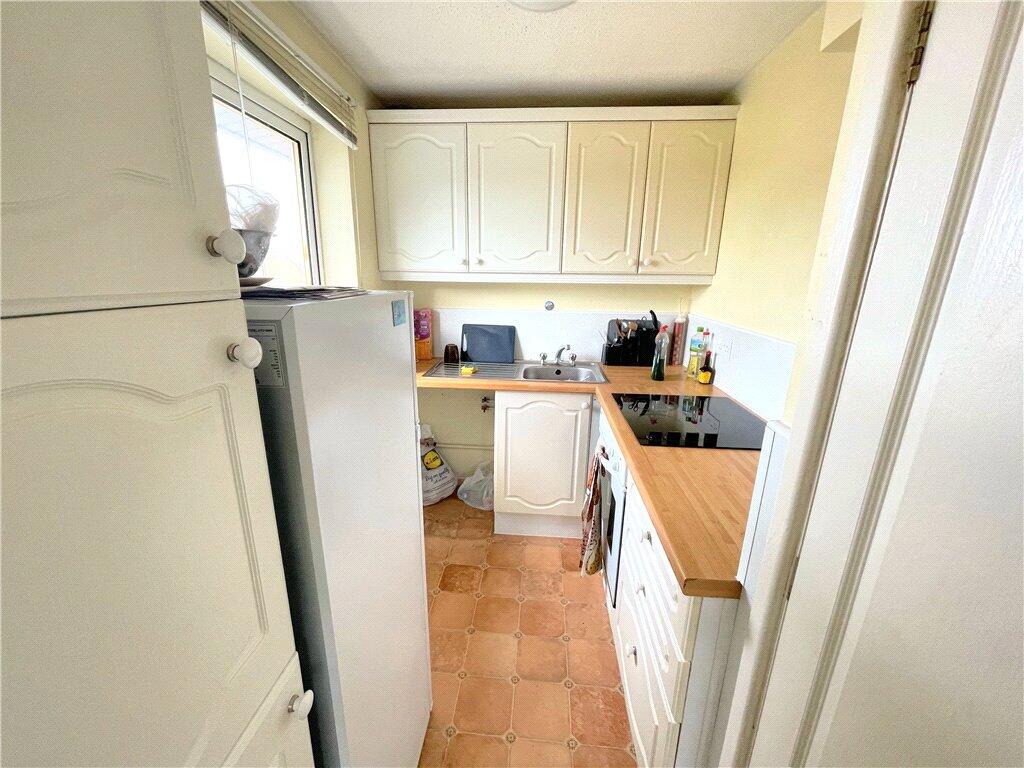 Henley Drive, Droitwich, Worcestershire photo 4