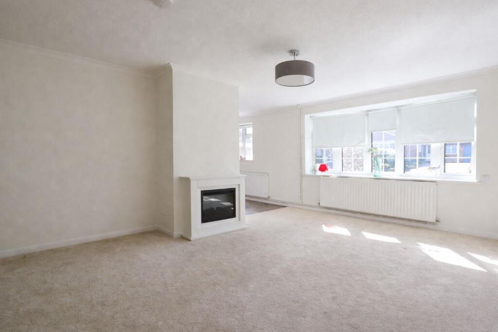Poplar Close, Uppingham, Rutland - View 2