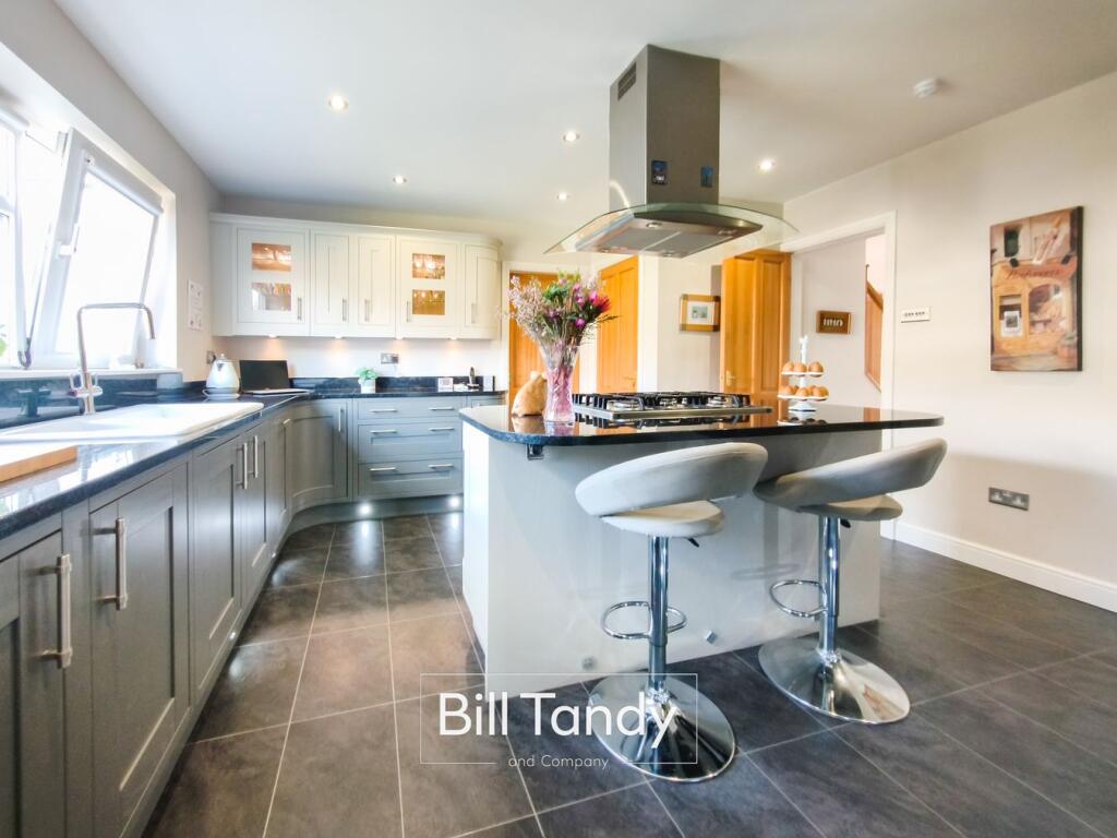 Tudor Close, Lichfield, WS14 photo 4