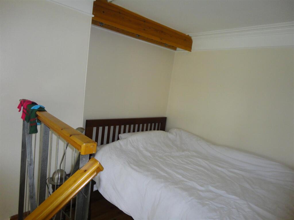 Apartment in Leeds - View 4