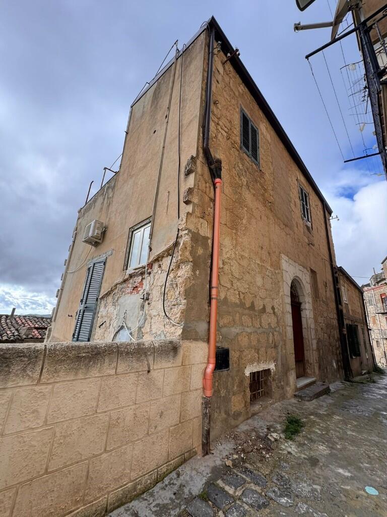 Main image of property: Mussomeli, Caltanissetta, Sicily