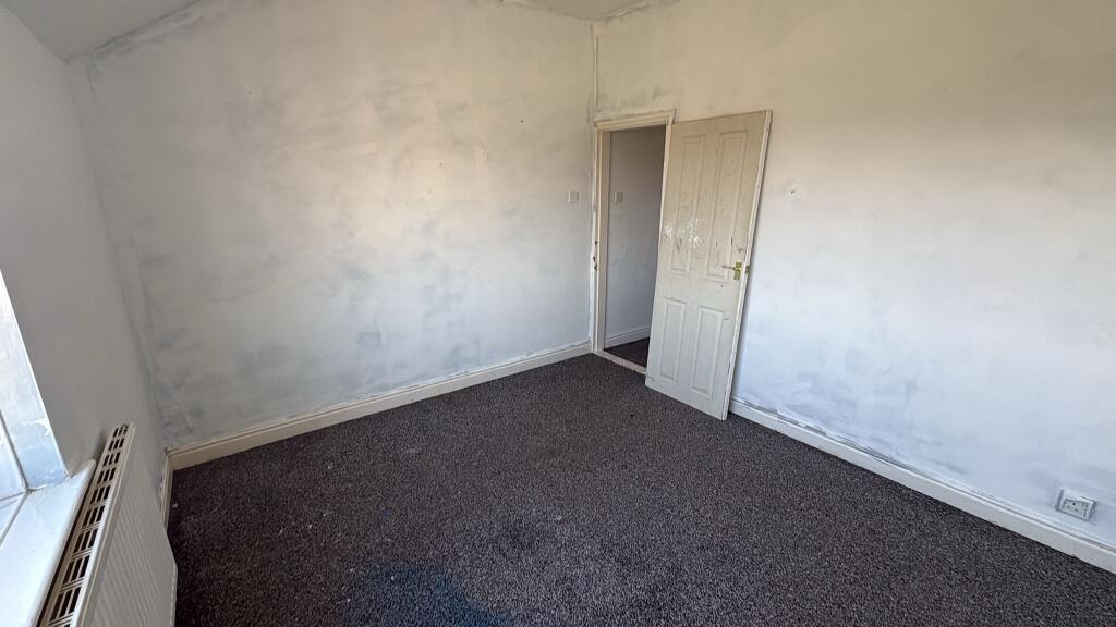 House in Sutton-in-Ashfield, Eastfield Side, Dalestorth - More