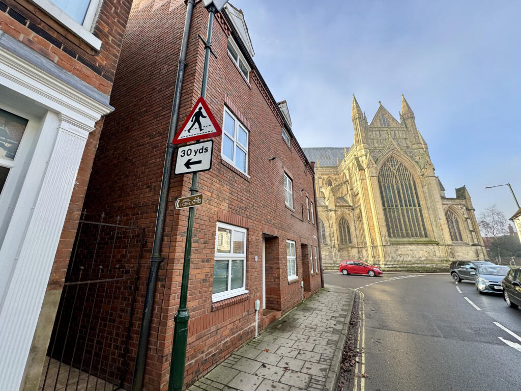 2-bed house on Flemingate, Beverley, HU17 0NR, £205,000