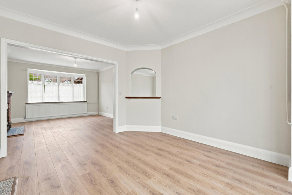House in Basildon, Essex - View 4