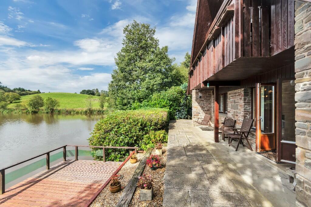Gold Y Gors & Pencerrig Lake, Builth Wells, Powys, Mid Wales, LD2 photo 3