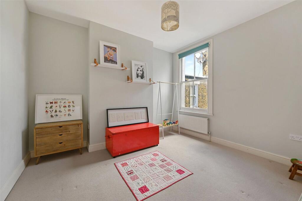 House in London - View 5
