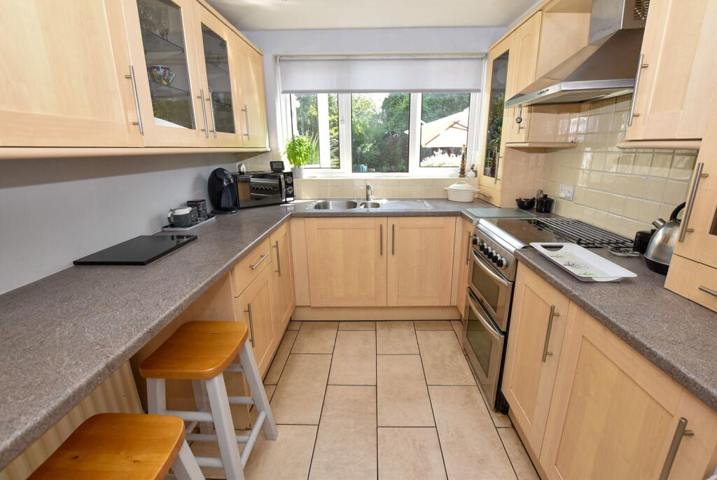 House in Wirral, Liverpool City Region - View 5
