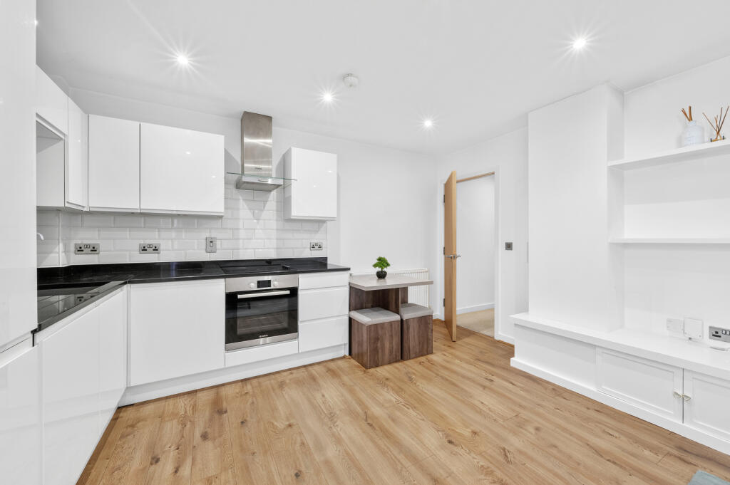 Apartment in London - More