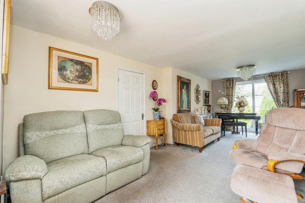 Salisbury Road, Totton, Southampton, Hampshire, SO40 photo 4