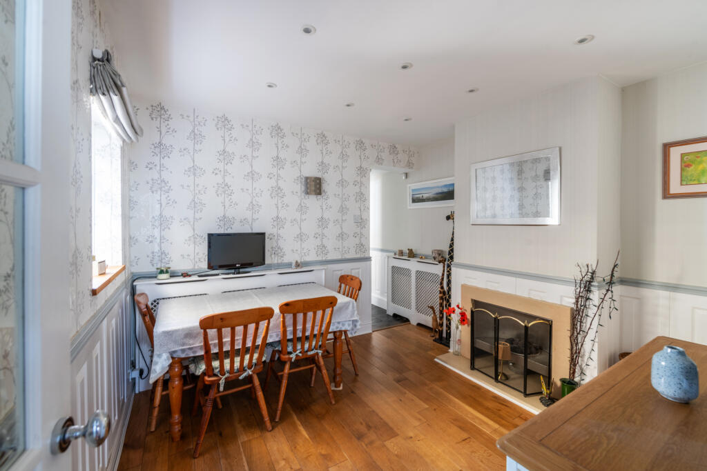 House in Redhill - View 4