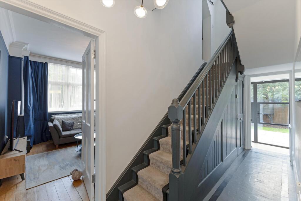House in London, Springfield Place, Springfield Village - View 5
