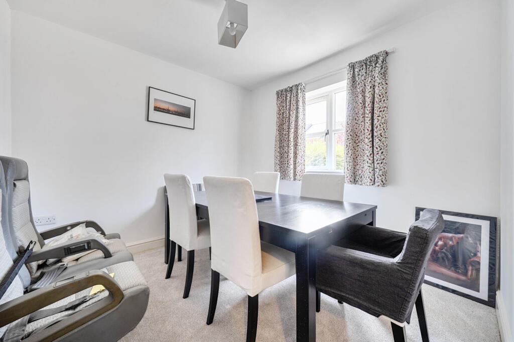 House in Basingstoke and Deane, Rooksdown - View 4