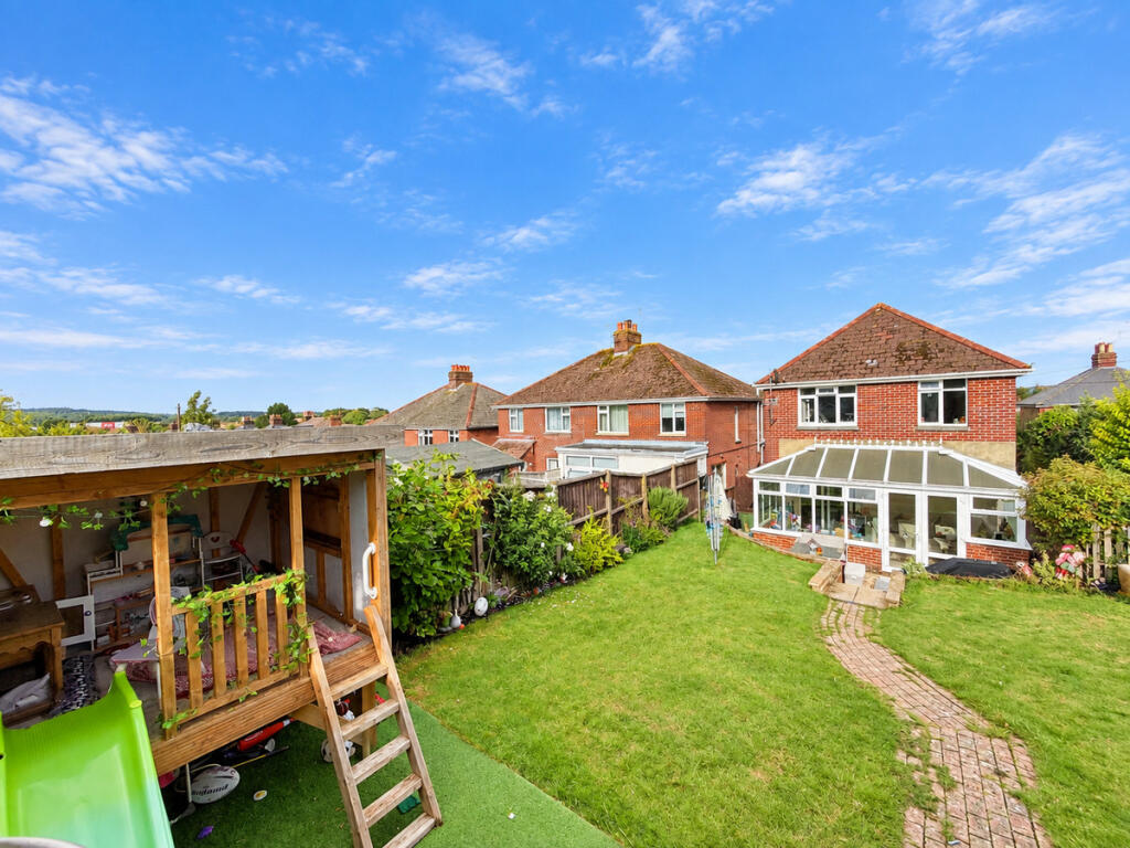 House in Newport, Gunville - View 3