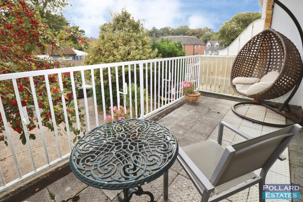 House in Gillingham, Medway - More