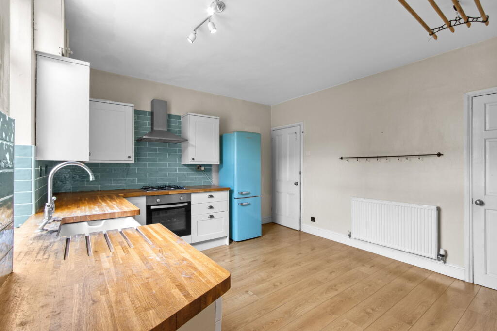 House in Tadcaster, North Yorkshire - More