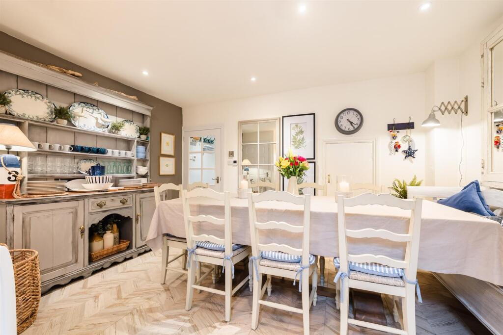 House in Tenby, Pembrokeshire - View 3