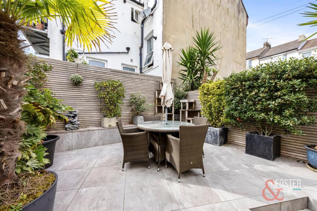 House in Brighton - View 3
