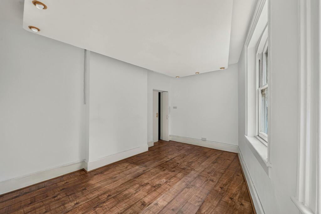 bedroom 7.jpg