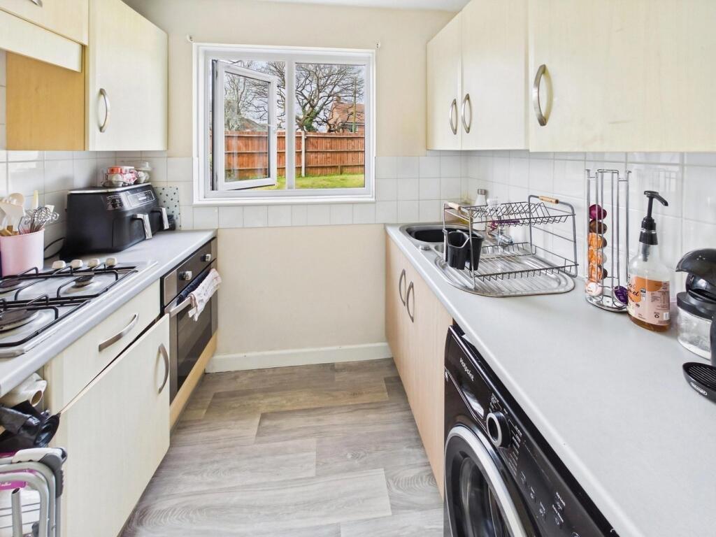 House in Eastleigh, Old Netley, Bursledon - View 3