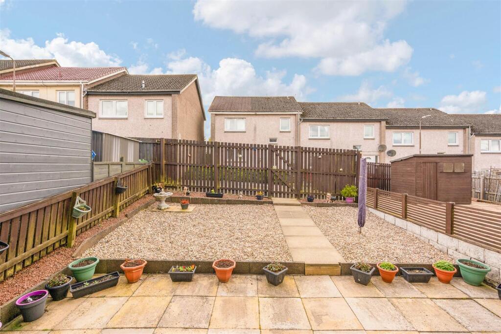 Bickerton Terrace, Whitburn photo 4