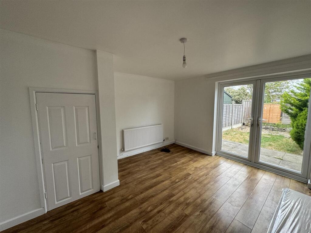 House in Newport - View 3