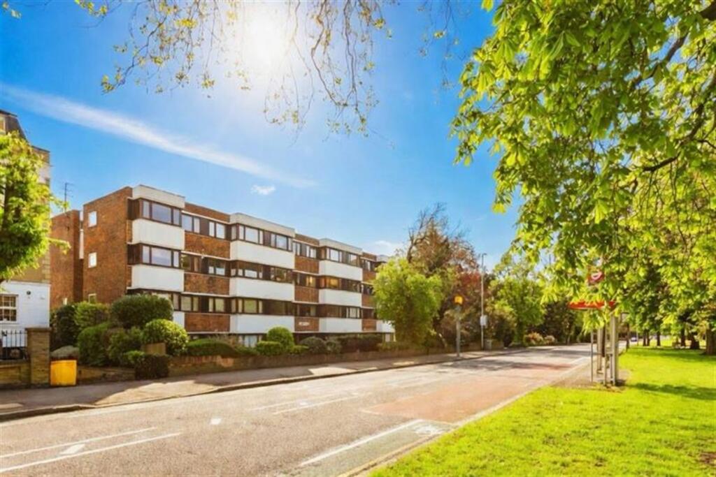 Main image of property: Glenwood Court, Woodford Road, South Woodford, E18