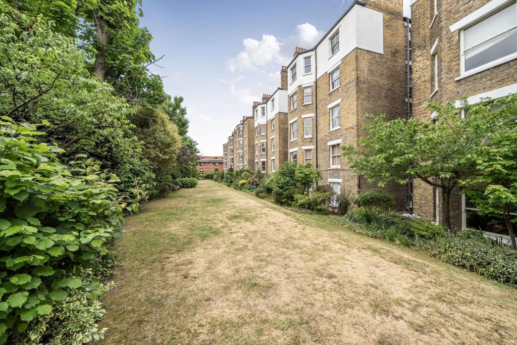 Apartment in London - More