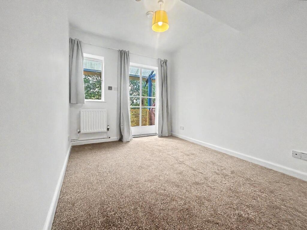 Apartment in Cambridge - View 4