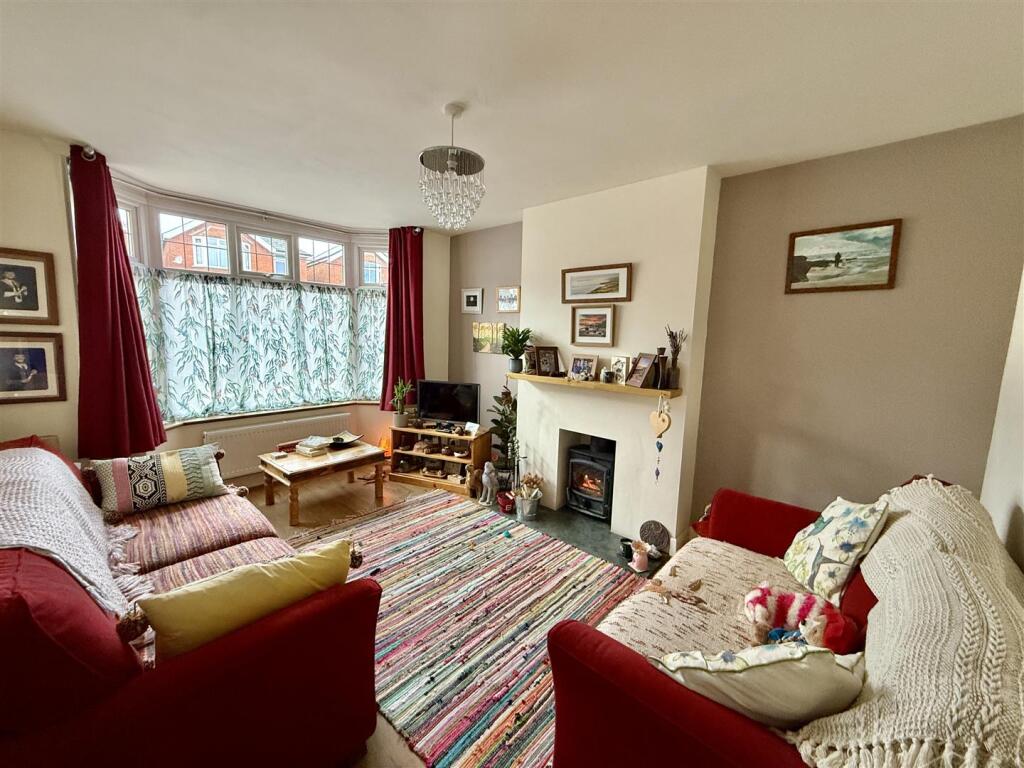 House in Newport, Shide - View 2