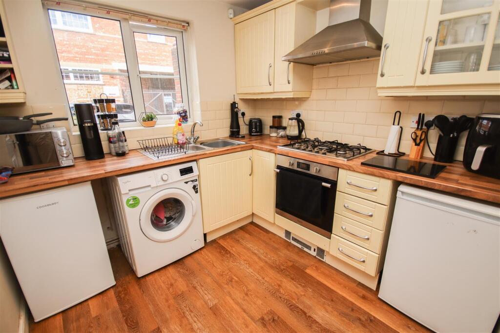 NN10, Glassbrook Road, Rushden - View 3