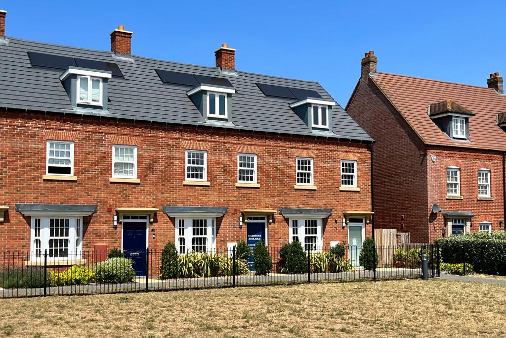 Main image of property: Saxon Way,
Bedford,
Bedfordshire
MK404GP