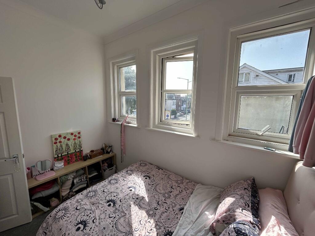 Apartment in Bournemouth, Pokesdown - More