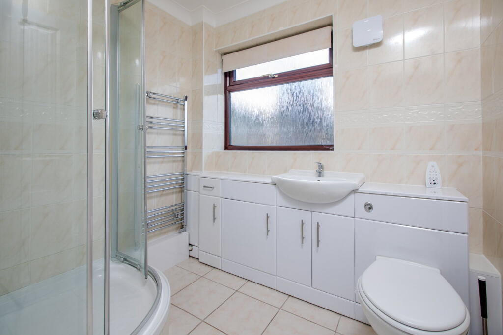 House in Northampton, North Northamptonshire - View 5