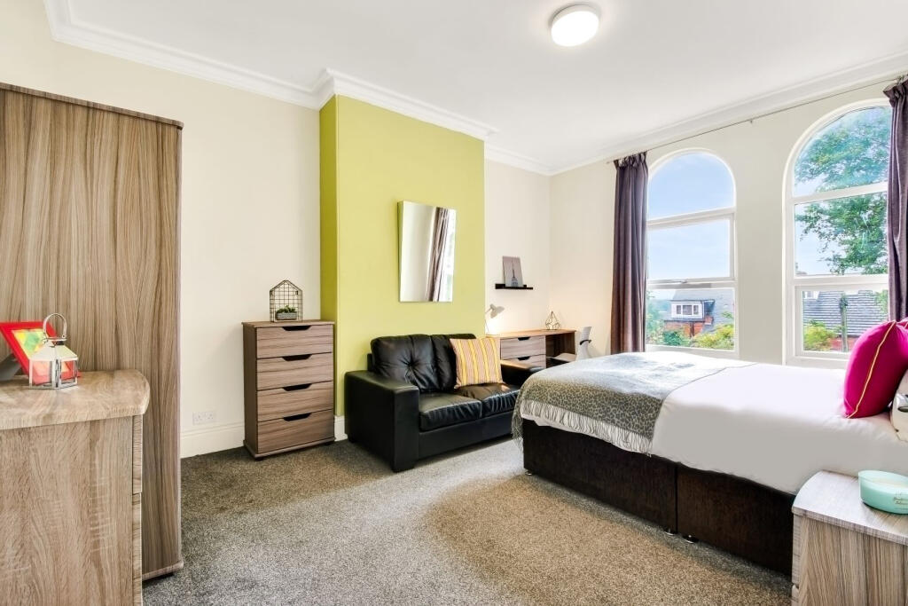 House in Leeds, West Yorkshire - More