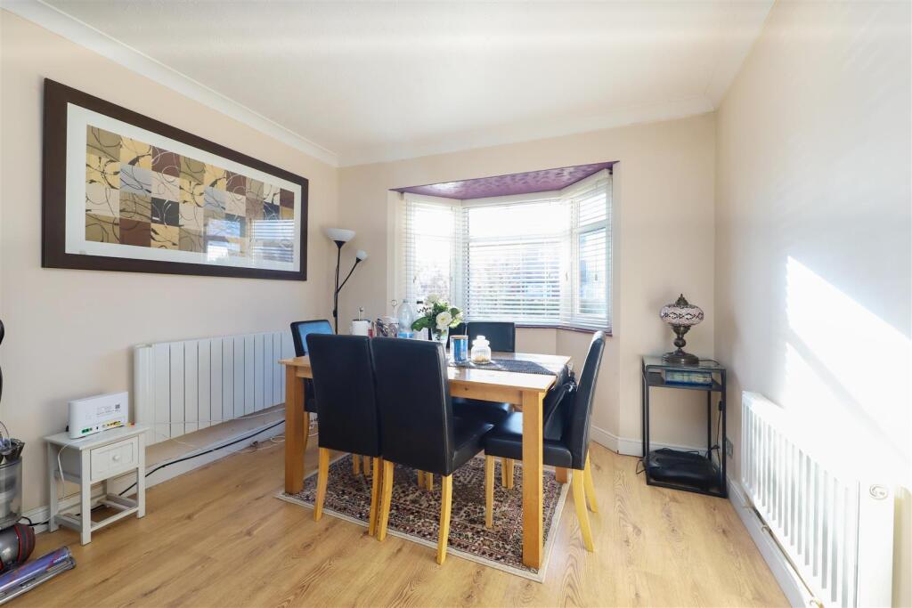 Beech Close, West Drayton photo 3