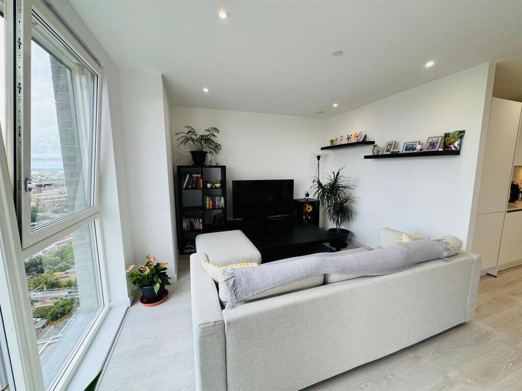 Apartment in Twickenham - View 3