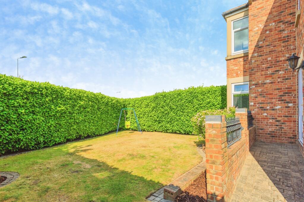 House in Wakefield, Crofton - View 5