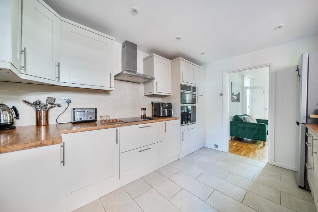 Coombe Road, Salisbury, SP2 photo 4