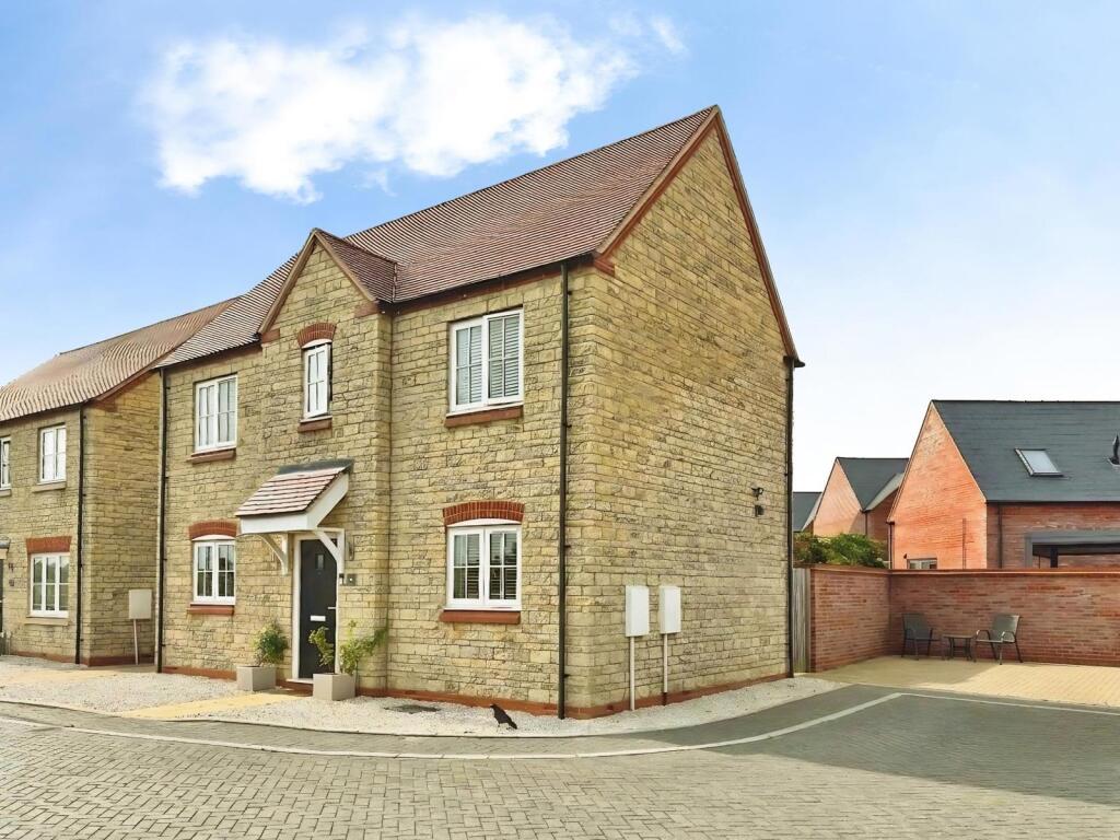 Main image of property: Kingston Drive, Bicester, Oxfordshire