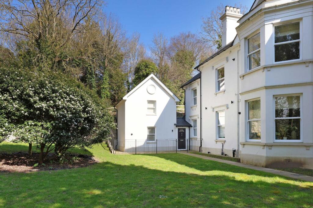 Main image of property: London Road, Loudwater, High Wycombe, Buckinghamshire, HP10