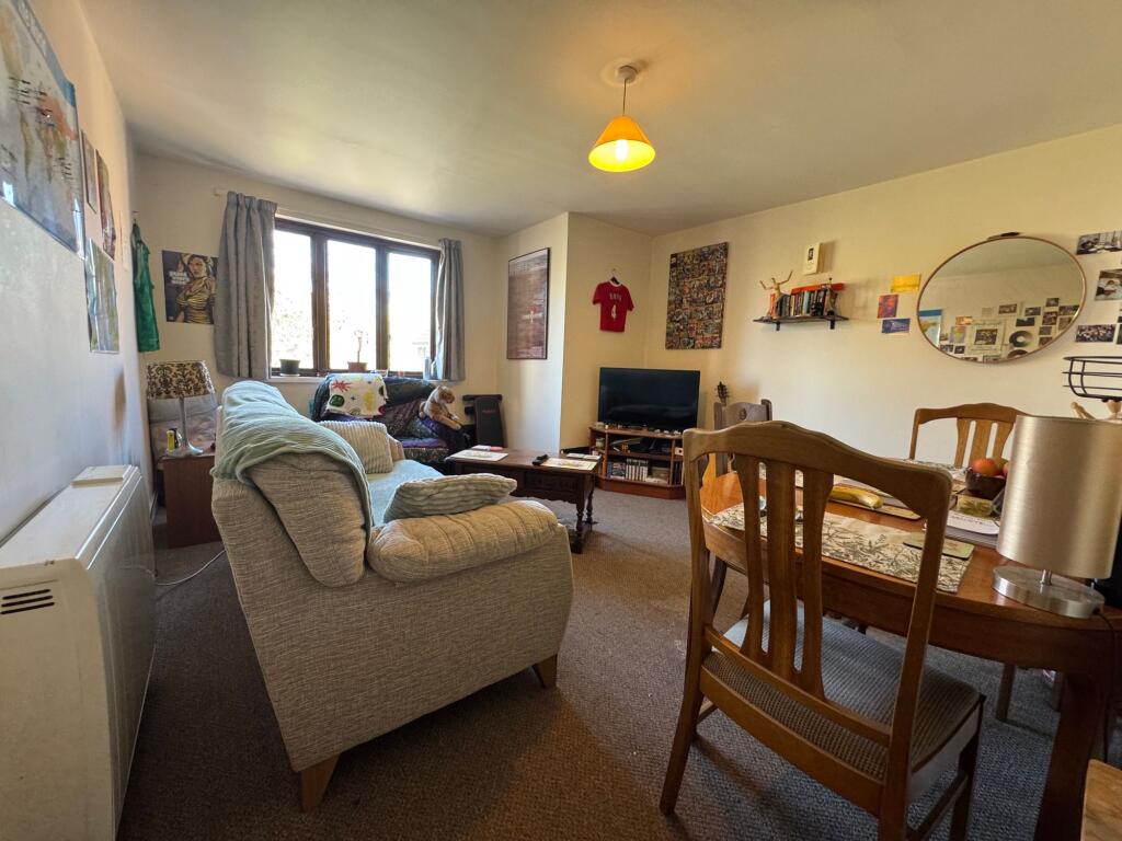 Apartment in Newcastle upon Tyne, Blakelaw, Kenton - View 2