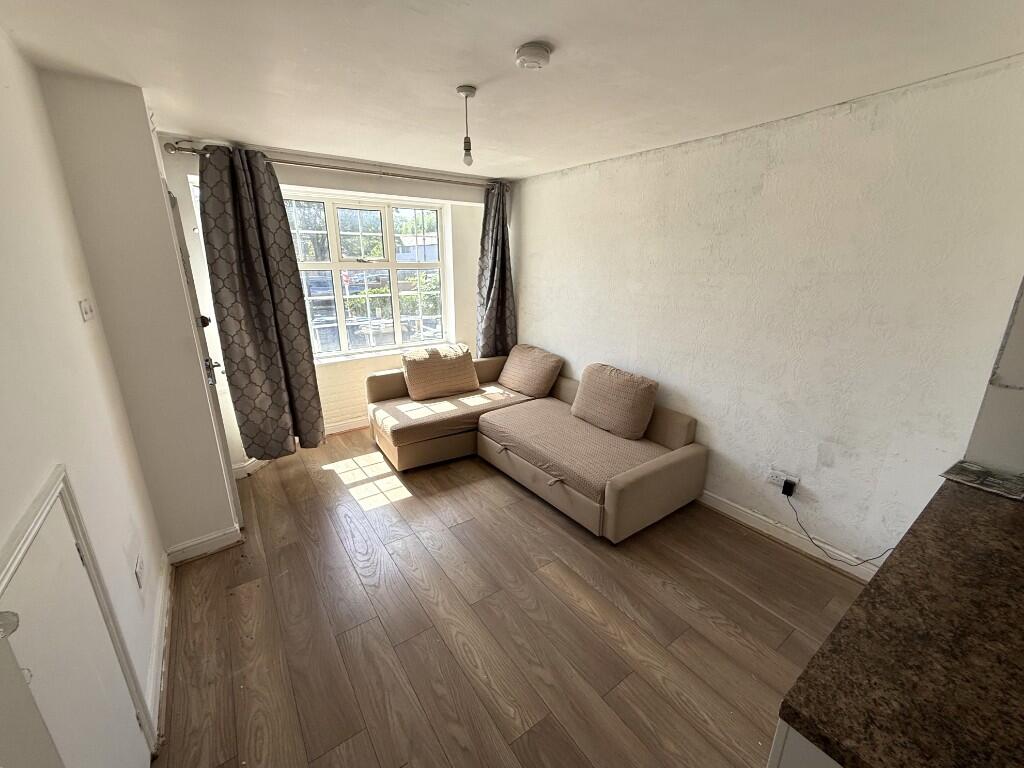 Mandeville Road, Northolt, Middlesex, UB5 5BL - View 2