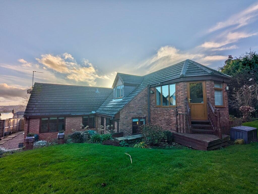 4-bed detached on New Road, Staincross, £500,000